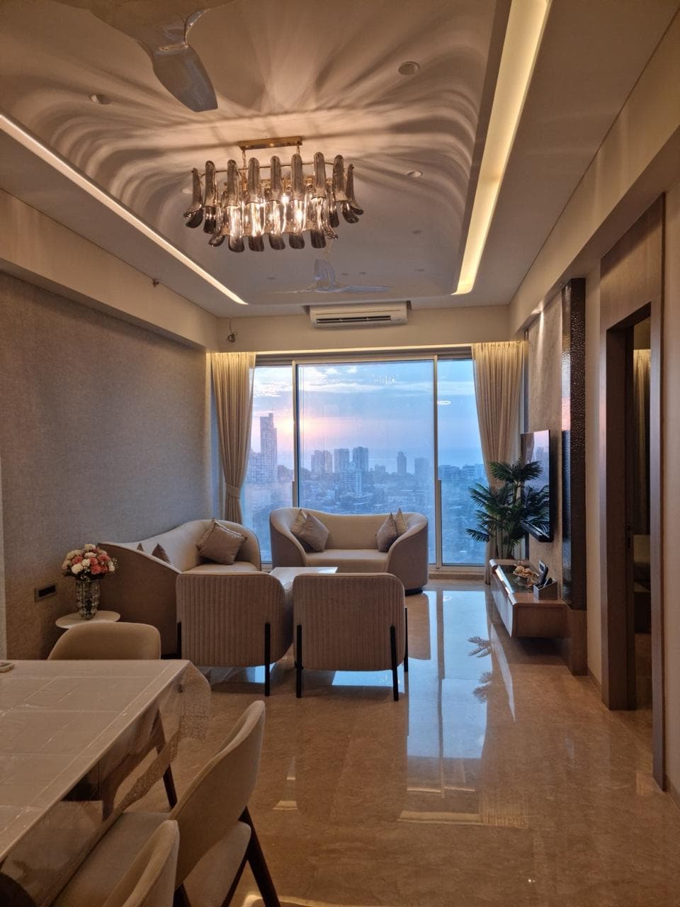 Raheja Imperia - Photo 1