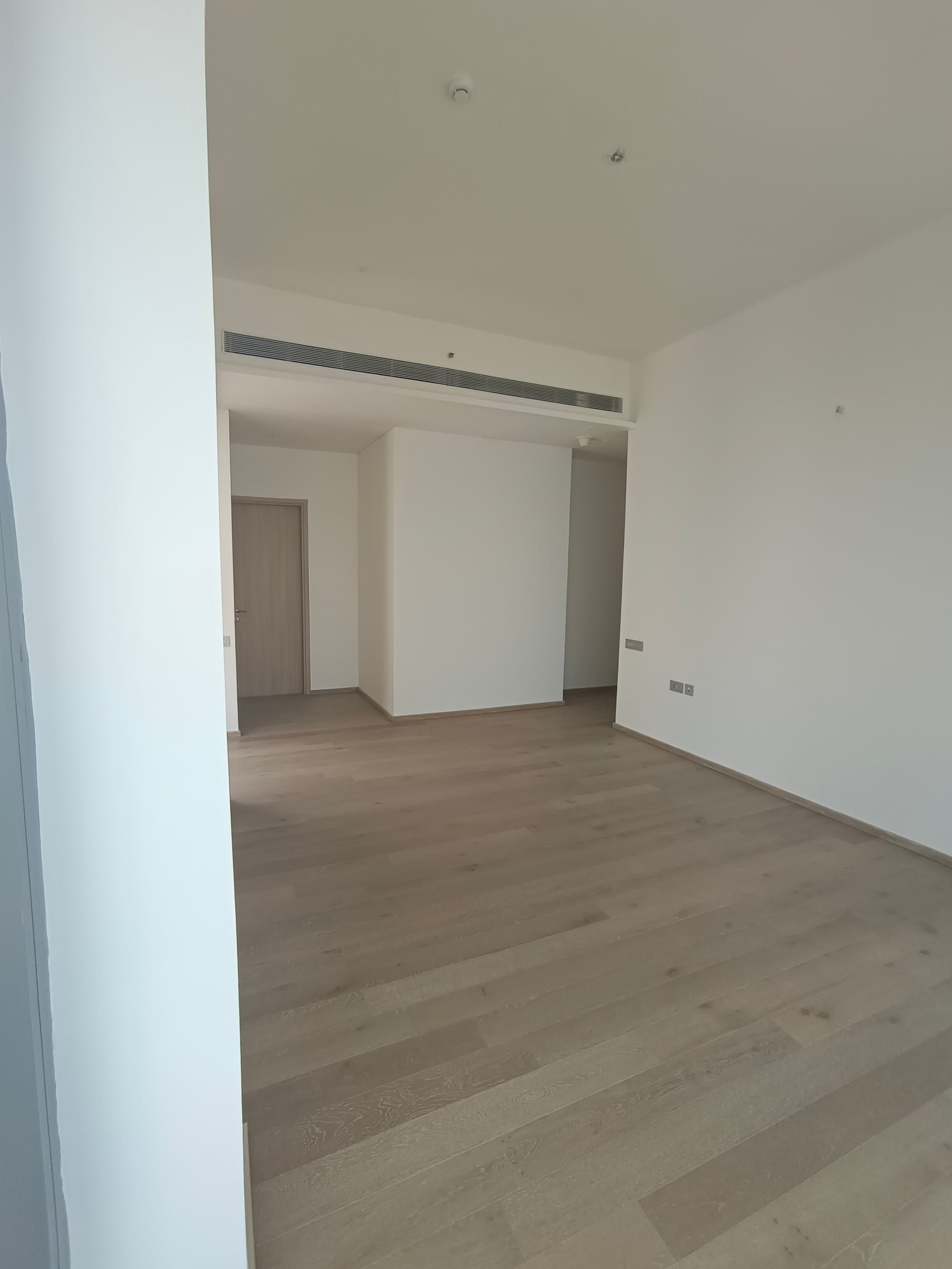 Rustomjee Crown - Photo 1